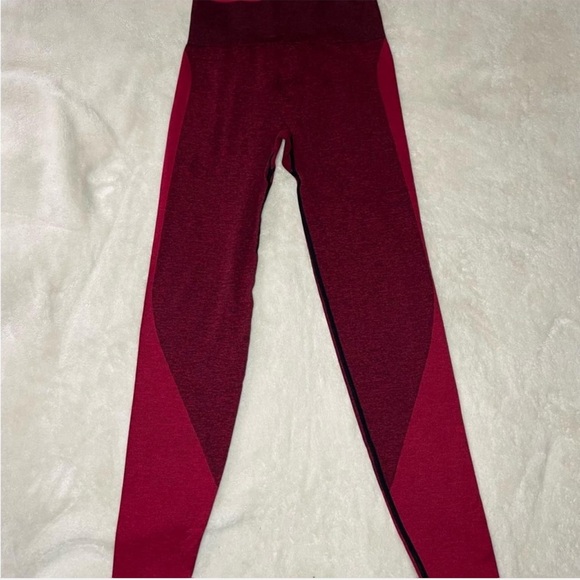 PINK Victoria's Secret Maroon/Red Heart Shape Seamless Leggings - Picture 3 of 7